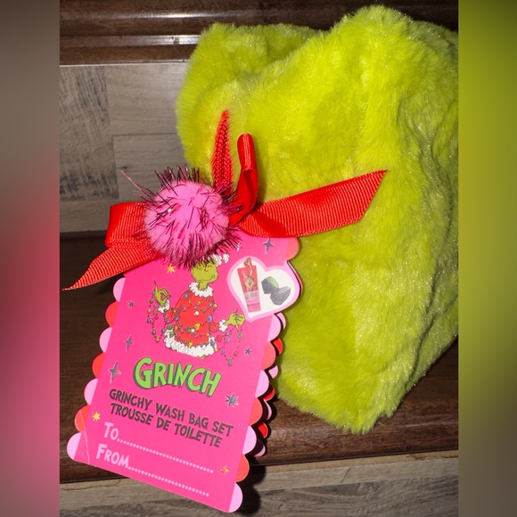 Super Cute Grinchy Wash Bag Set - NEW - Picture 4 of 10